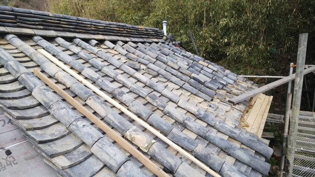漆の家の屋根修理5